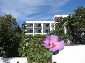 Fiore Rosa by Fewotessin Ascona
